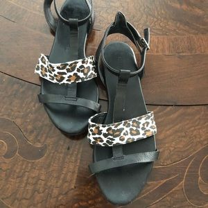 Ladies sandals